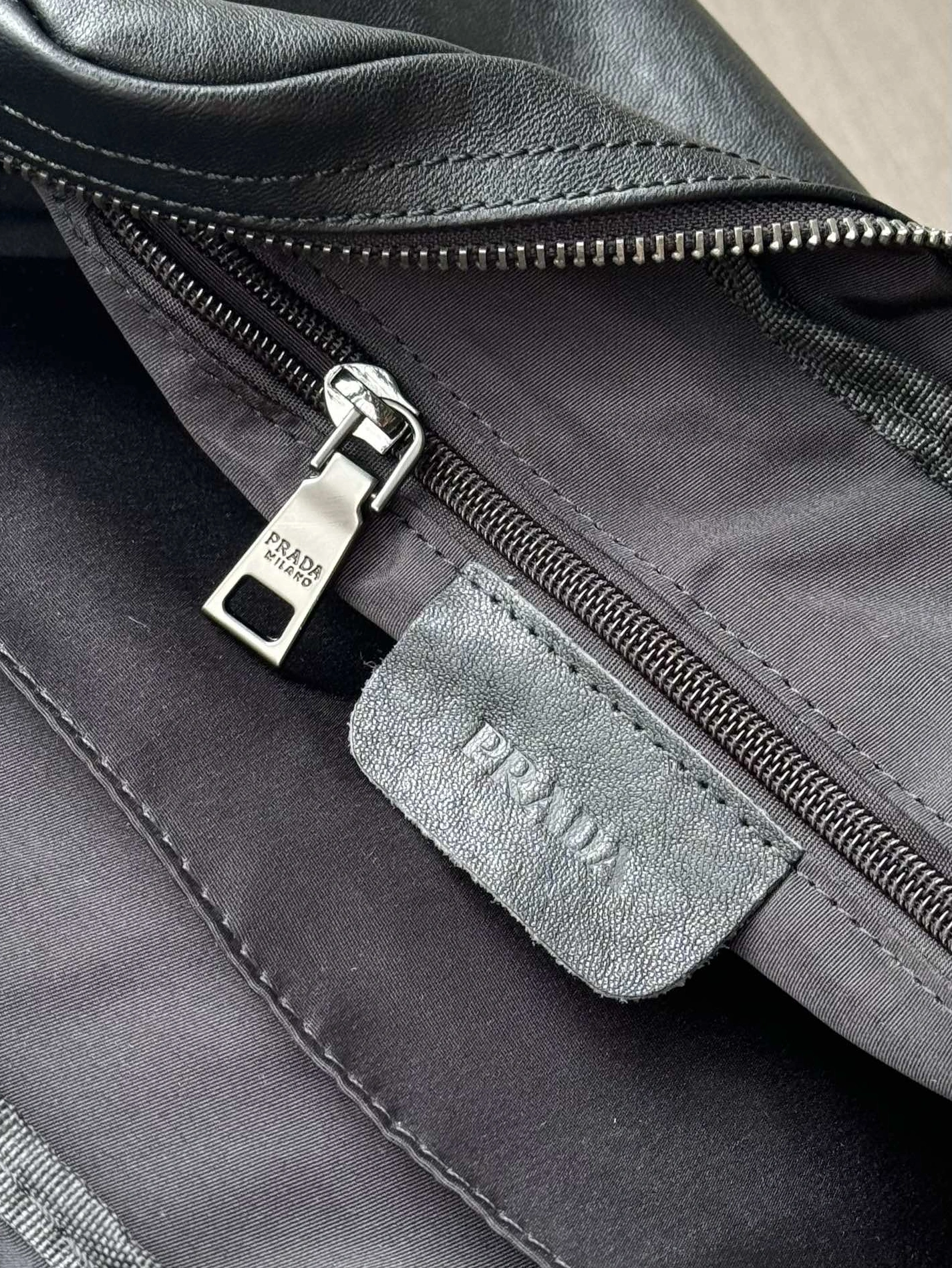 Fashionable 6957 Prada AAA Man Messenger Bags