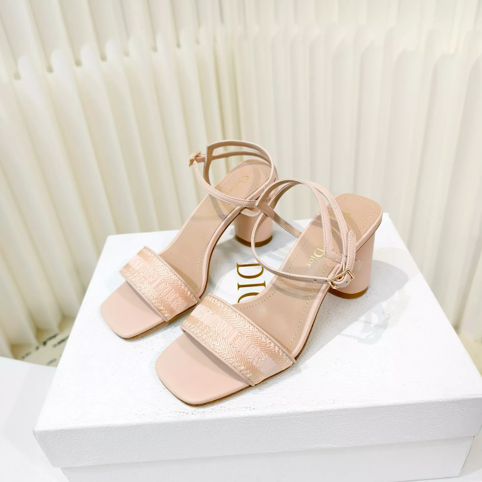 Fashionable 7095 Christian Dior Sandal For Women