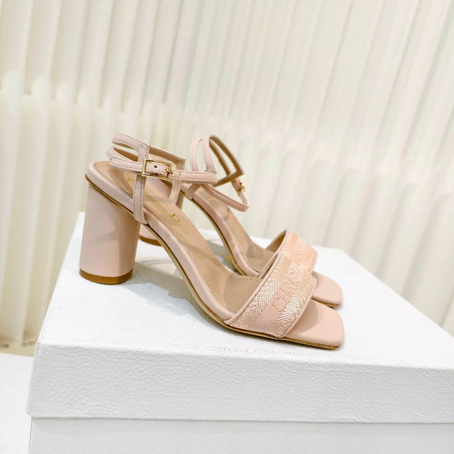 Fashionable 7095 Christian Dior Sandal For Women