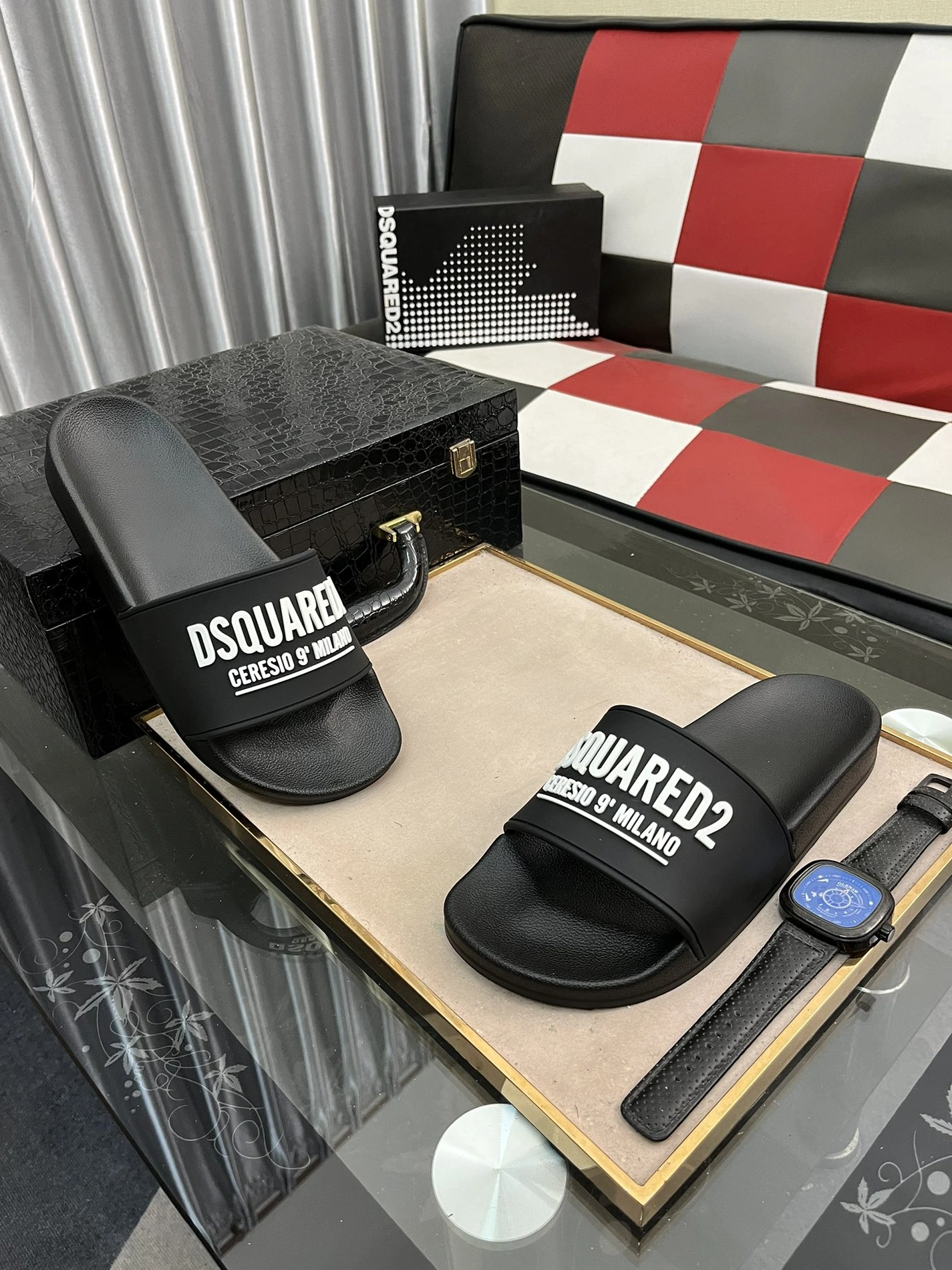 Fashionable 7201 Dsquared Slippers For Men