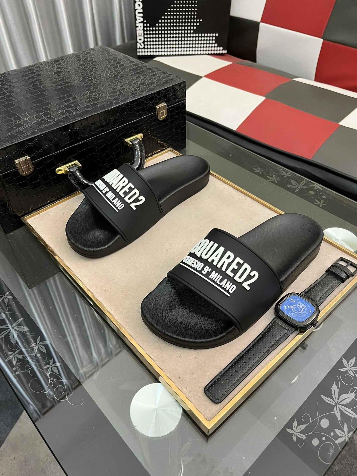 Fashionable 7201 Dsquared Slippers For Men