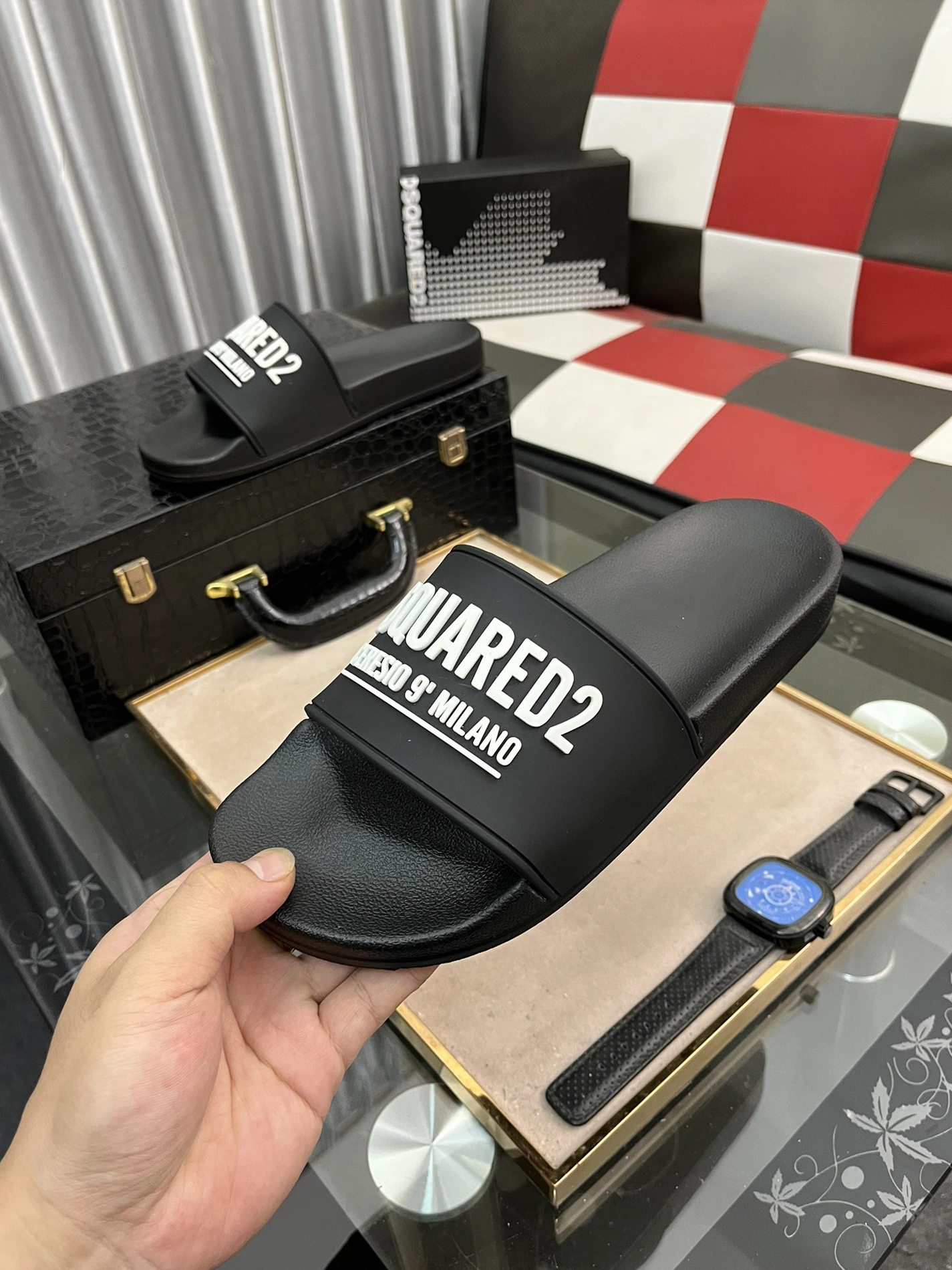 Fashionable 7201 Dsquared Slippers For Men