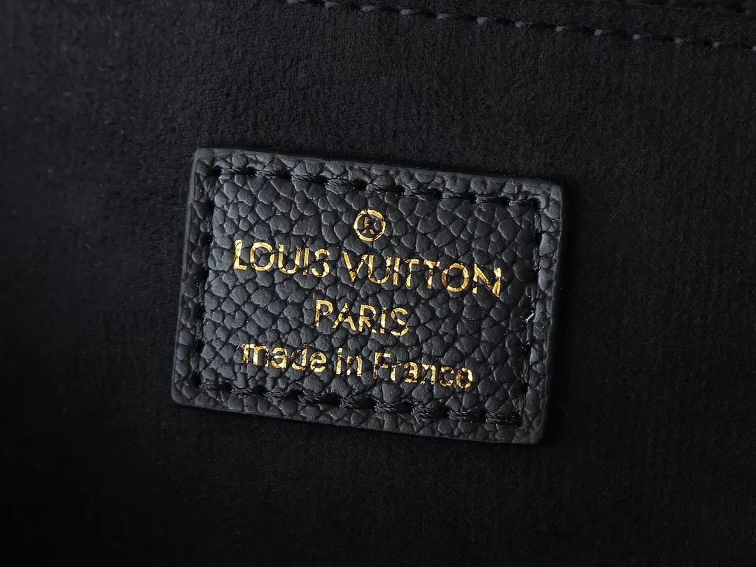 Fashionable 744 Louis Vuitton Messenger Bag For Women