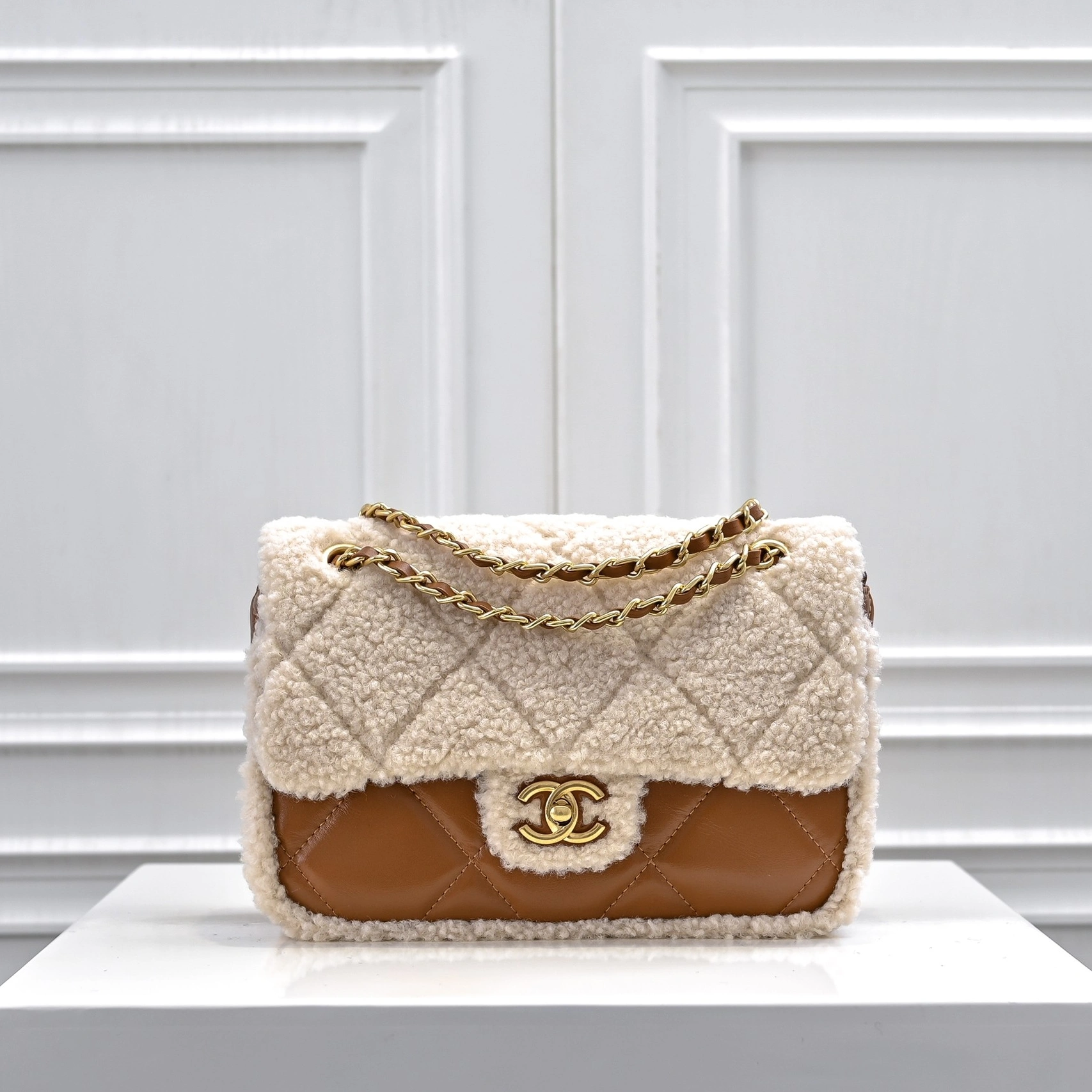 Fashionable 7486 Chanel AAA Quality Messenger Bags