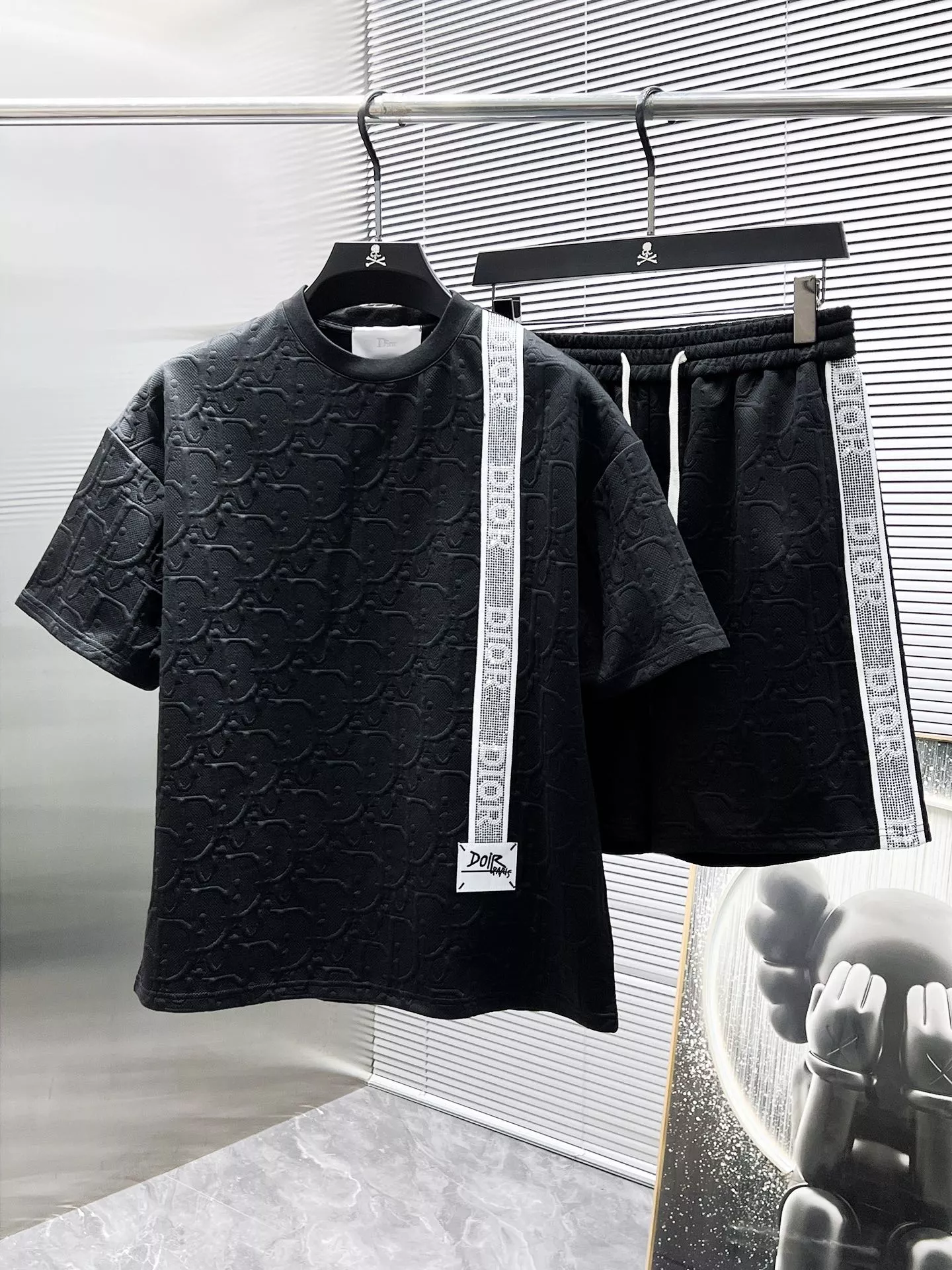 Fashionable 7619 Christian Dior Tracksuits Short Sleeved For Men