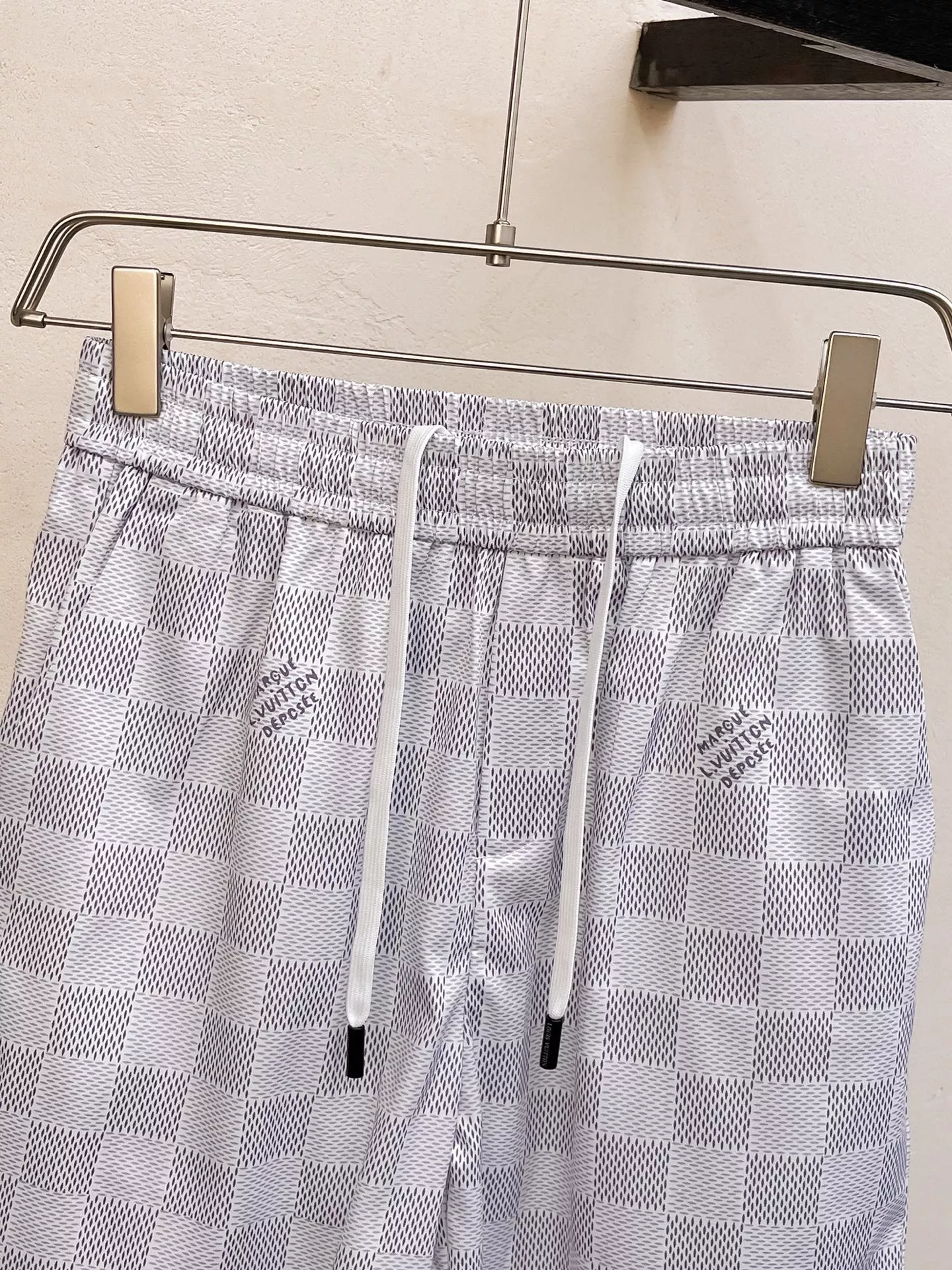 Fashionable 7642 Louis Vuitton LV Tracksuits Short Sleeved For Men