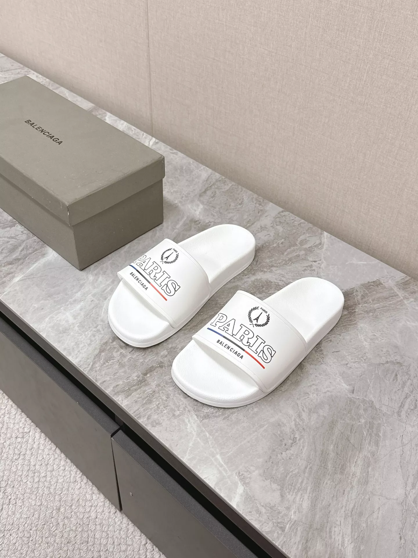 Fashionable 7695 Balenciaga Slippers For Men
