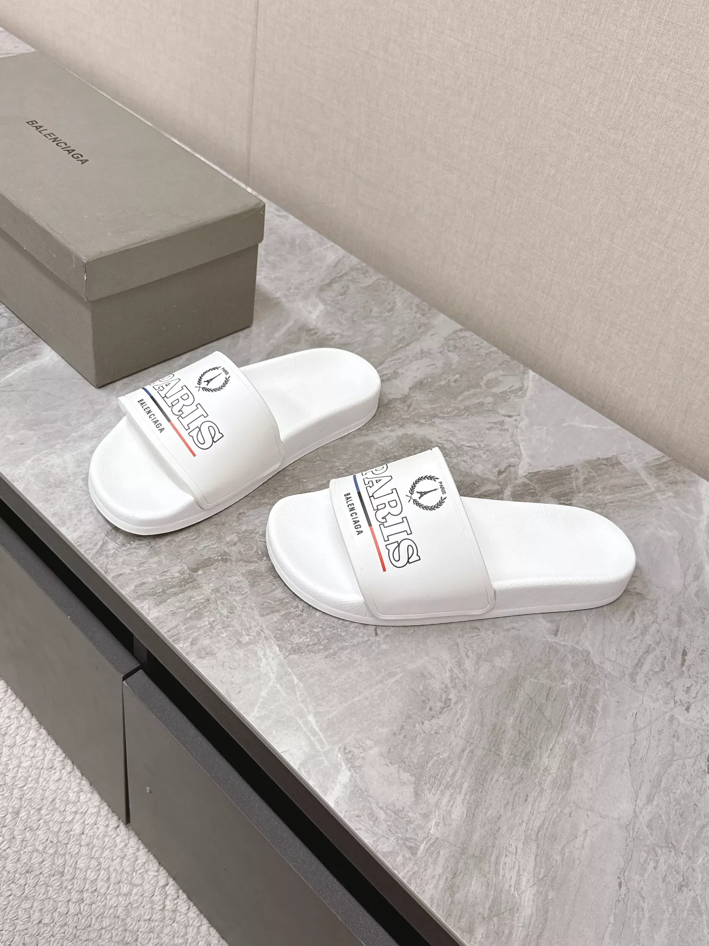 Fashionable 7695 Balenciaga Slippers For Men