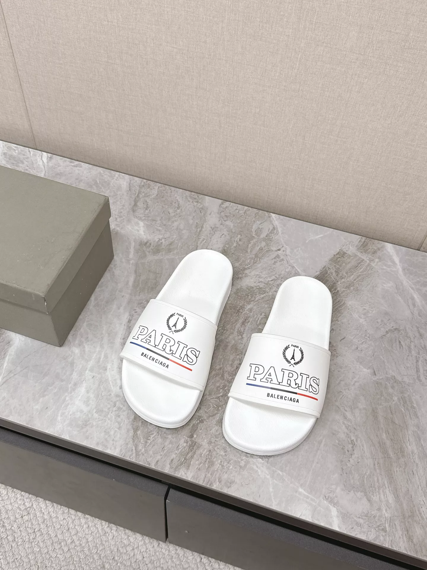 Fashionable 7695 Balenciaga Slippers For Men