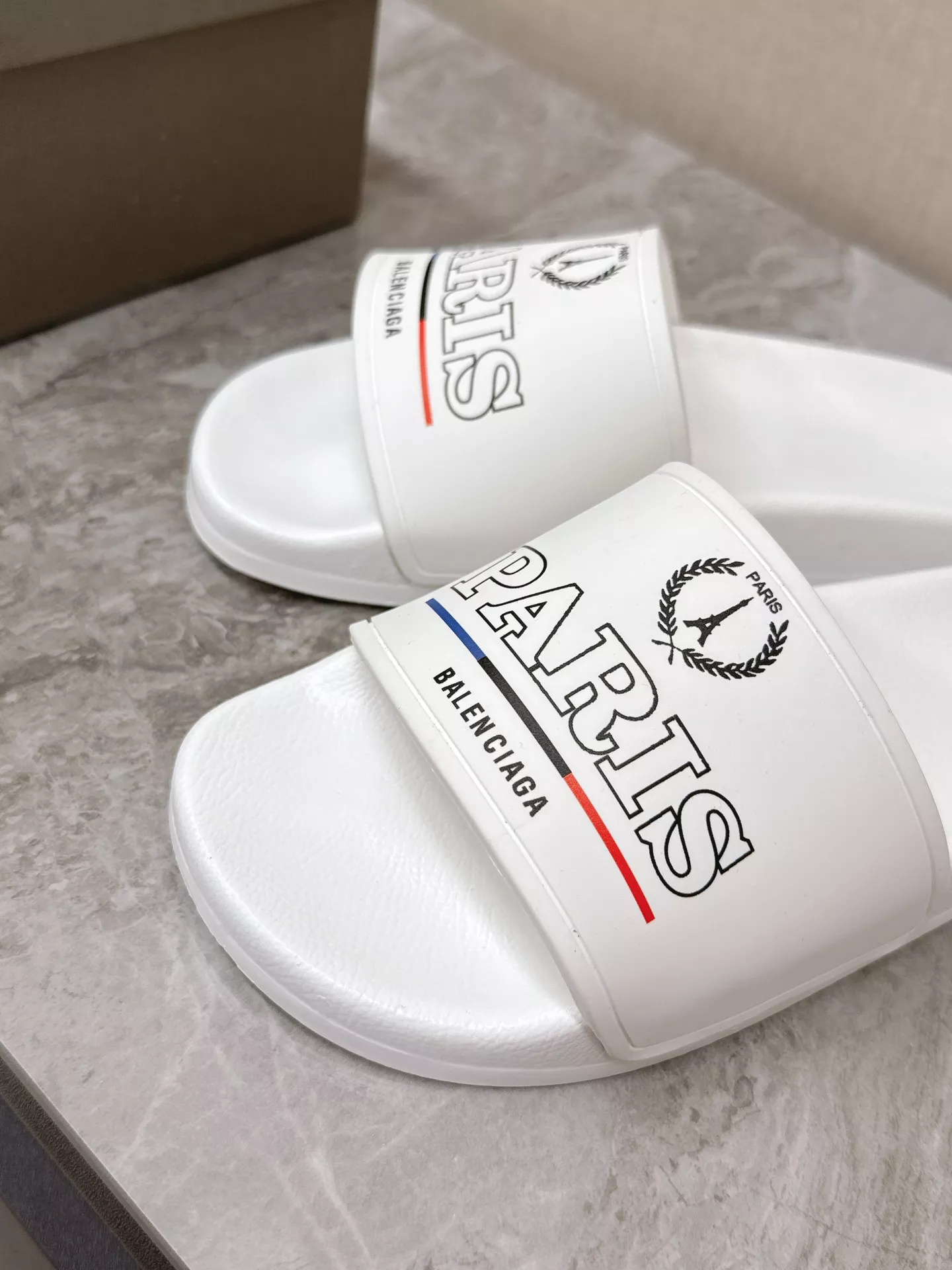 Fashionable 7695 Balenciaga Slippers For Men