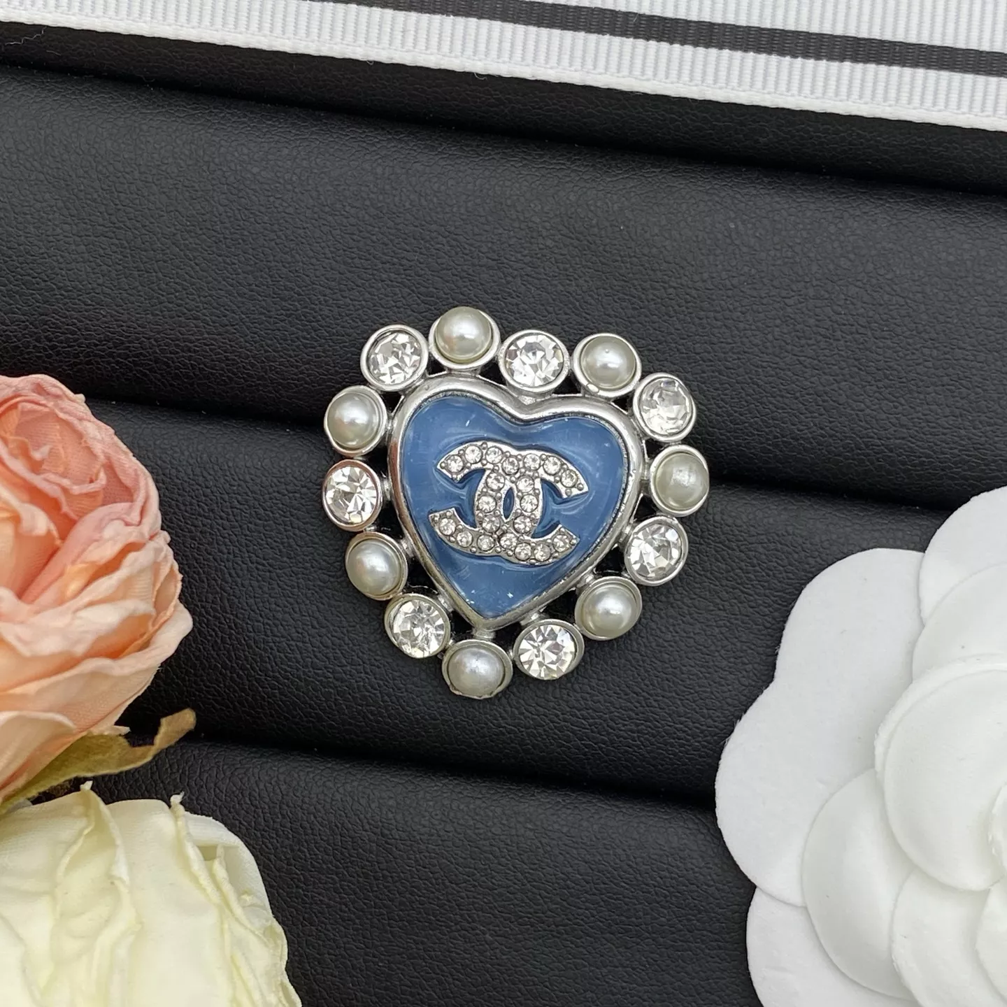 Fashionable 7818 Chanel Brooches For Women