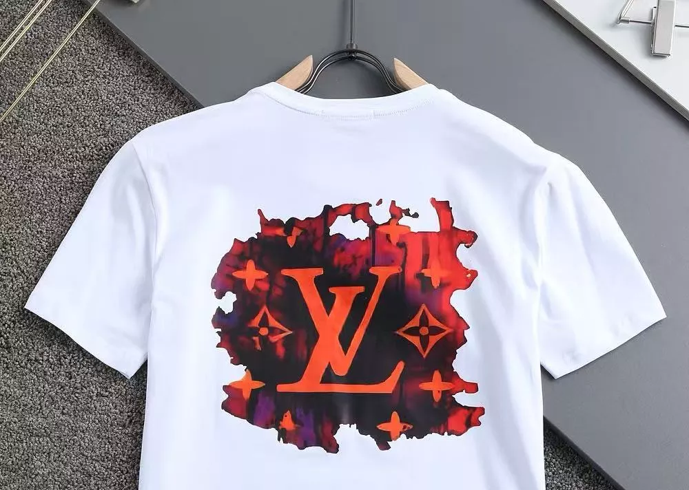 Fashionable 7844 Louis Vuitton LV T-Shirts Short Sleeved For Men