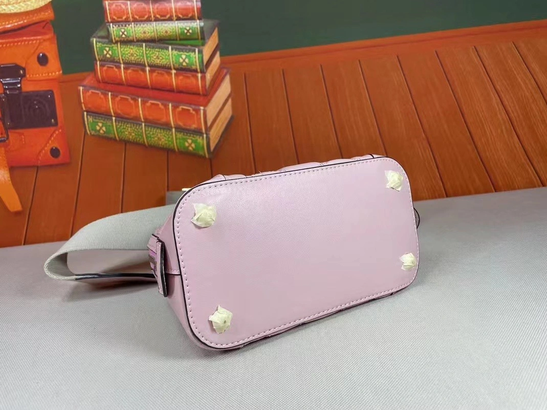 Fashionable 7898 Gucci AAA Quality Messenger Bags For Women