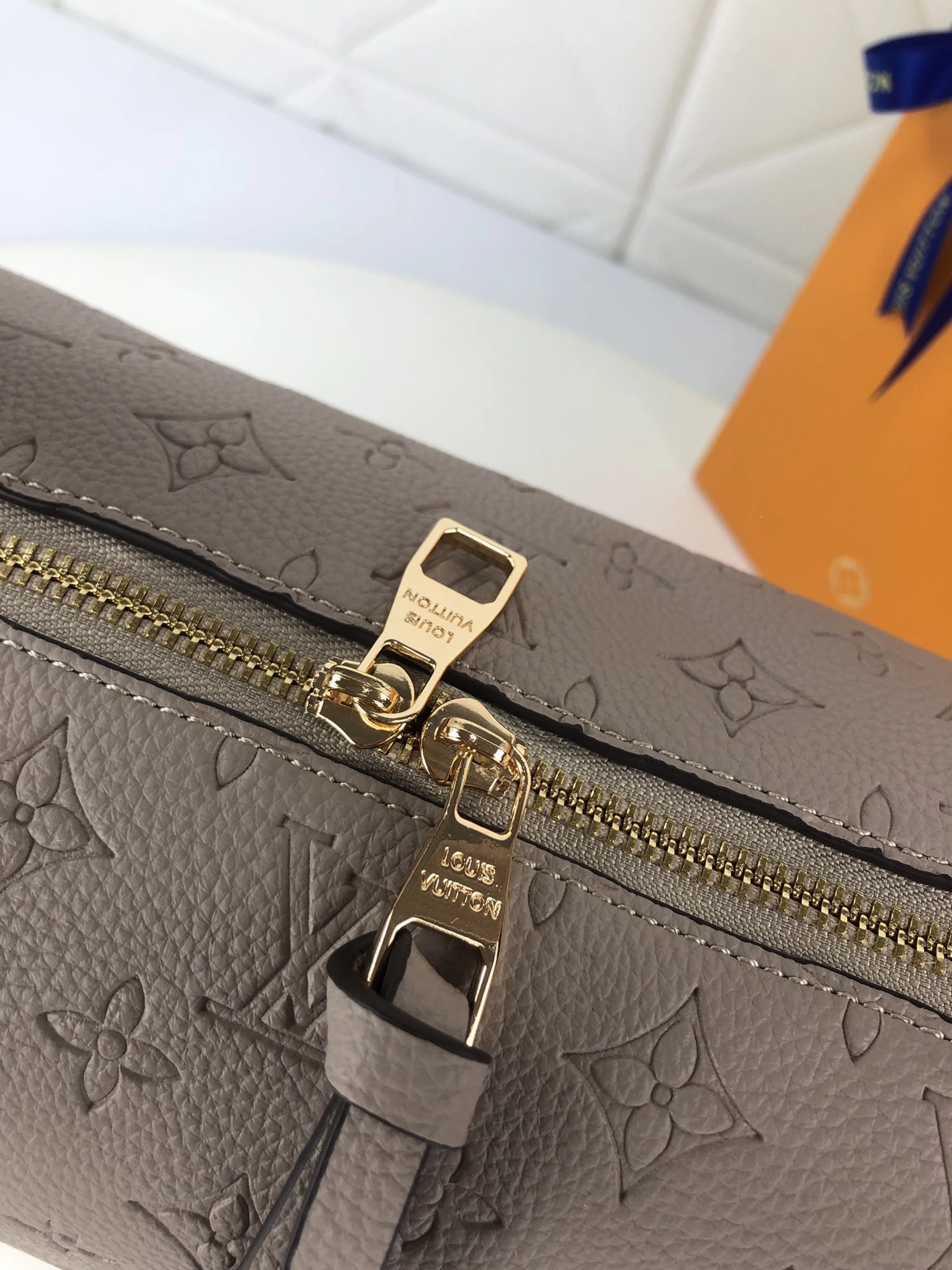 Fashionable 7904 Louis Vuitton AAA Quality Handbags For Women