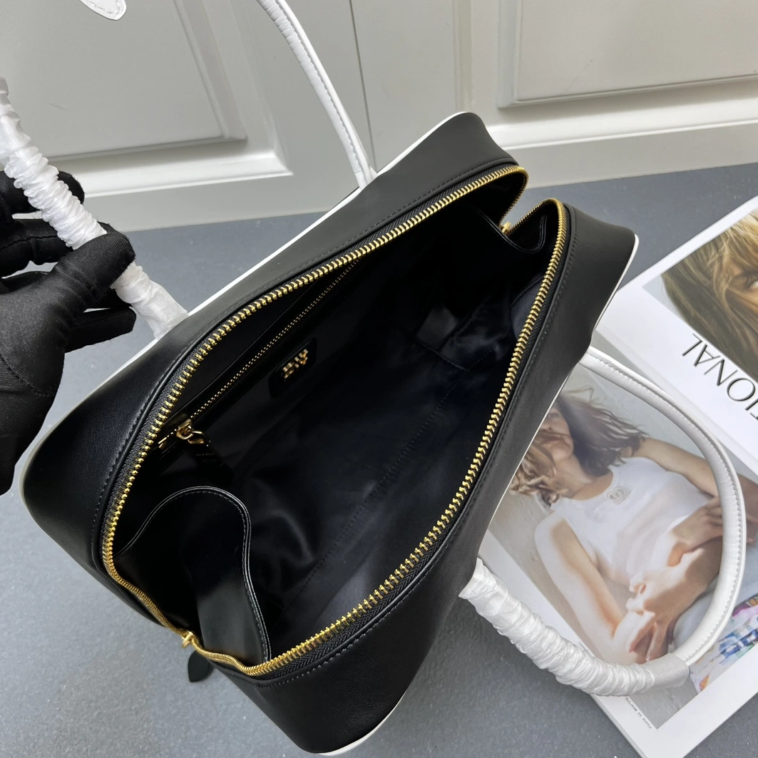 Fashionable 7936 MIU MIU AAA Quality Handbags For Women