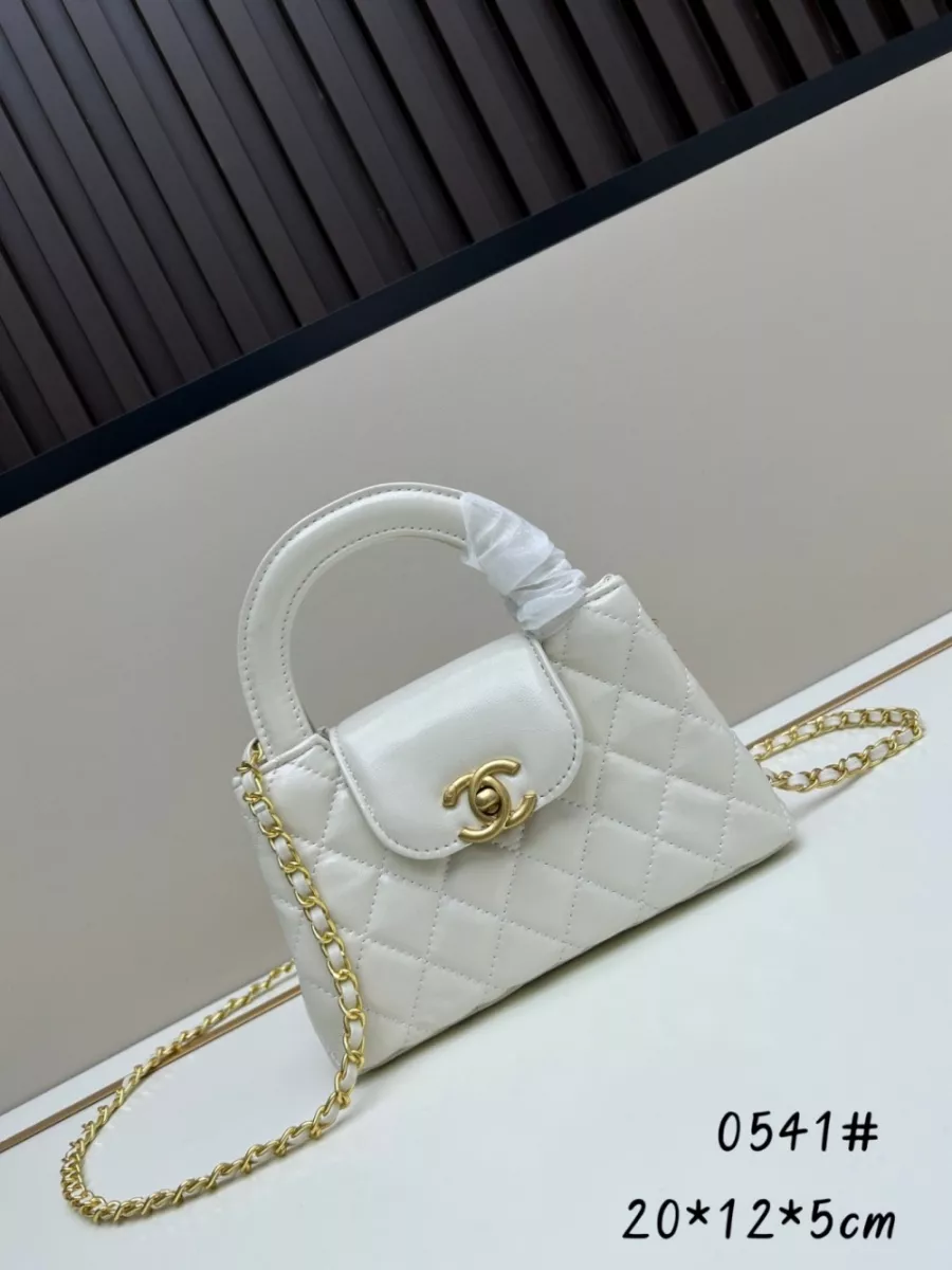 Fashionable 8014 Chanel AAA Quality Handbags For Women