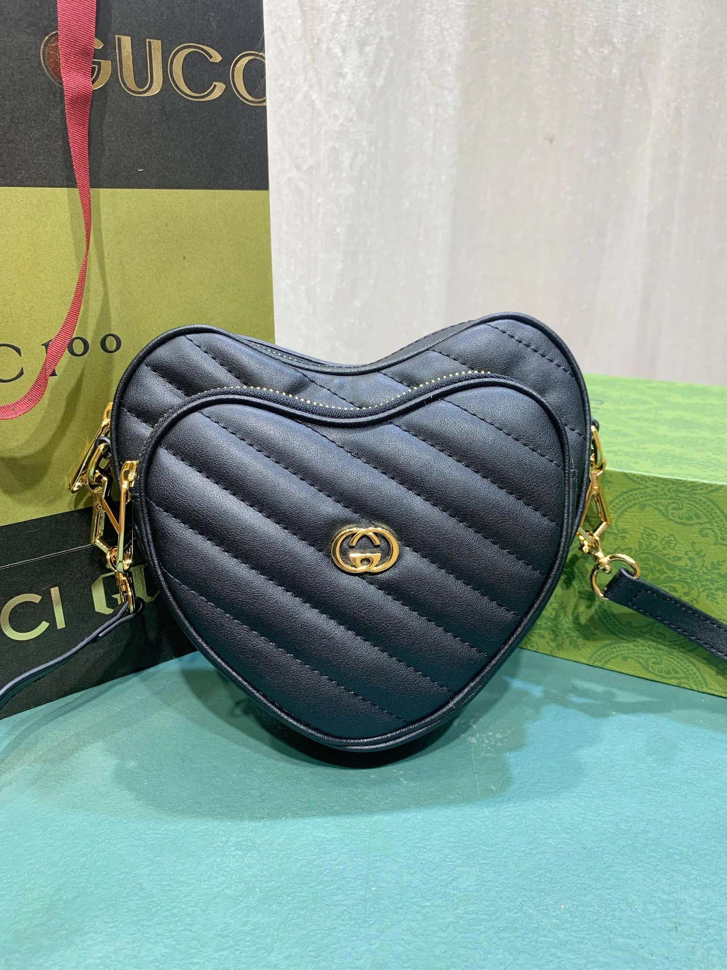 Fashionable 8114 Gucci AAA Quality Messenger Bags For Women