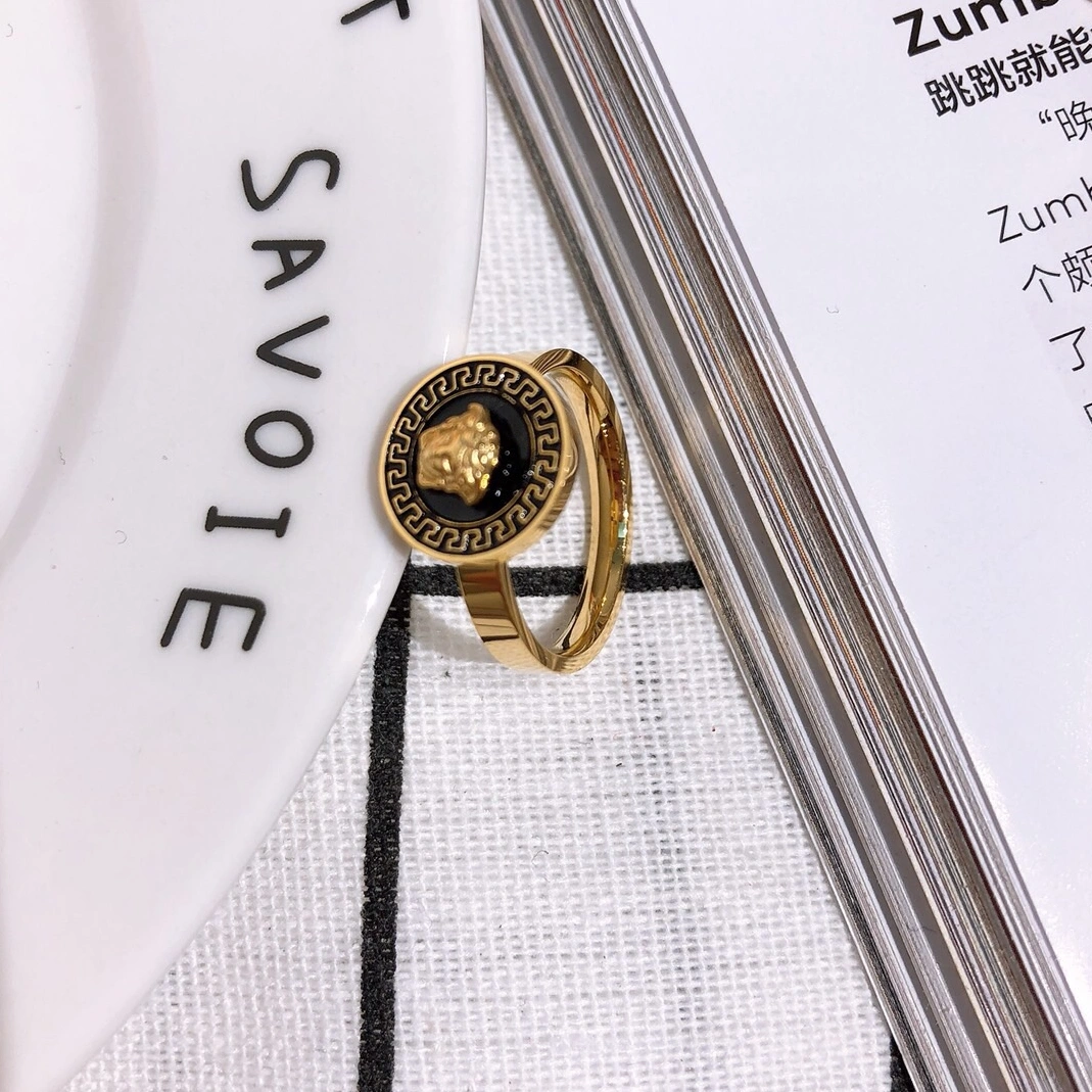 Fashionable 812 Versace Watches For Women