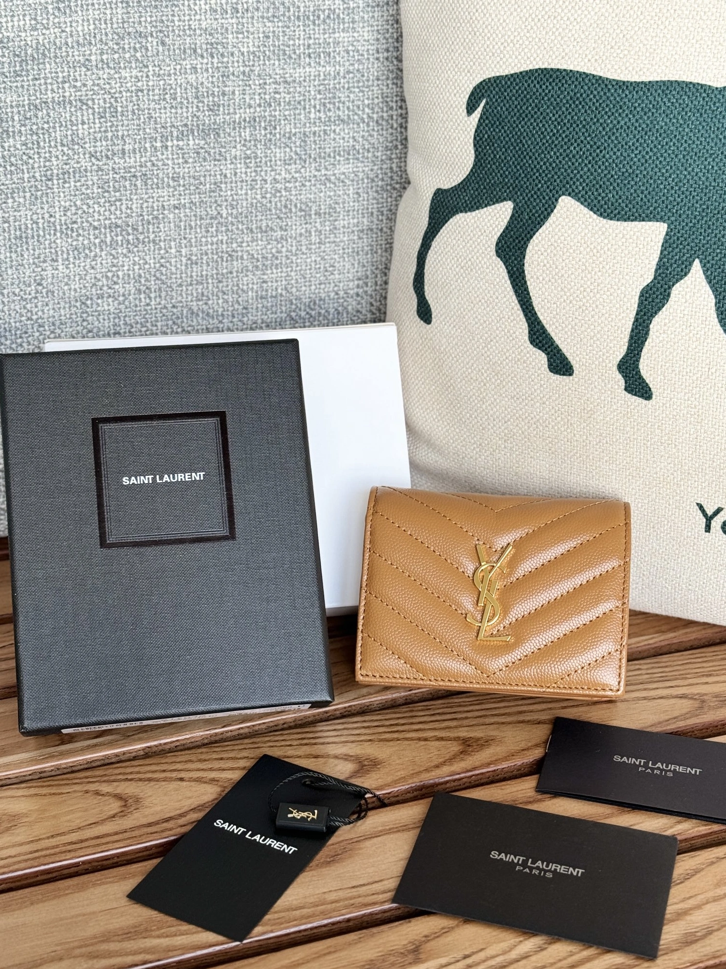 Fashionable 8129 Yves Saint Laurent AAA Quality Wallets