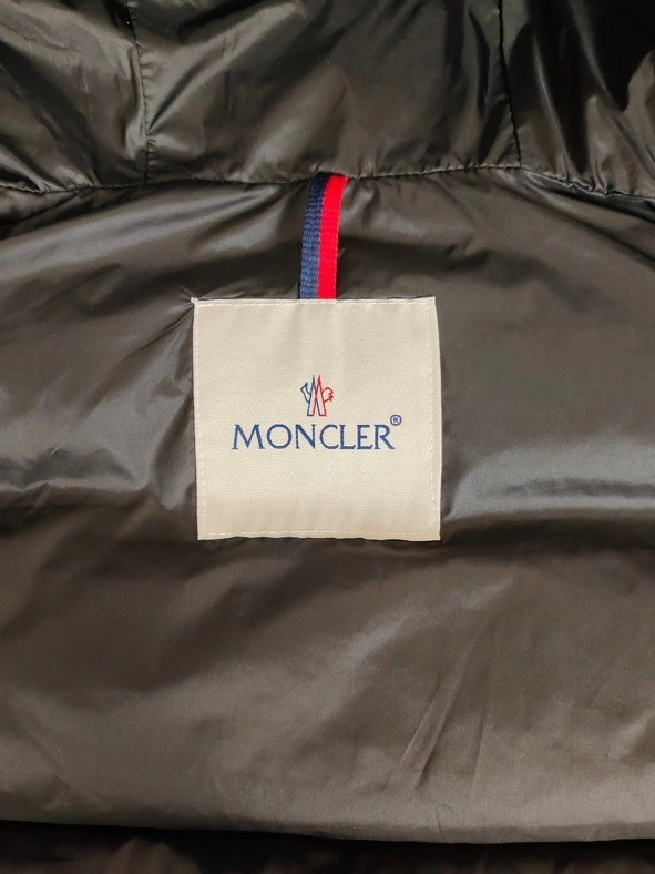 Fashionable 8217 Moncler Down Feather Coat Sleeveless For Unisex