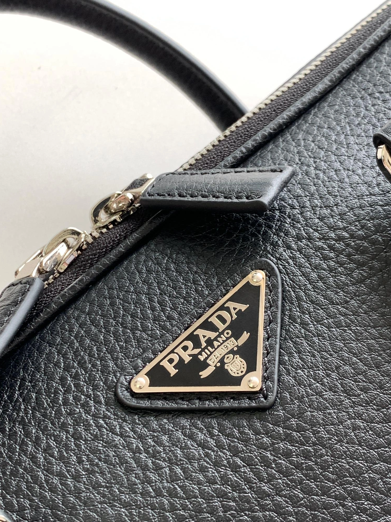 Fashionable 825 Prada AAA Man Handbags