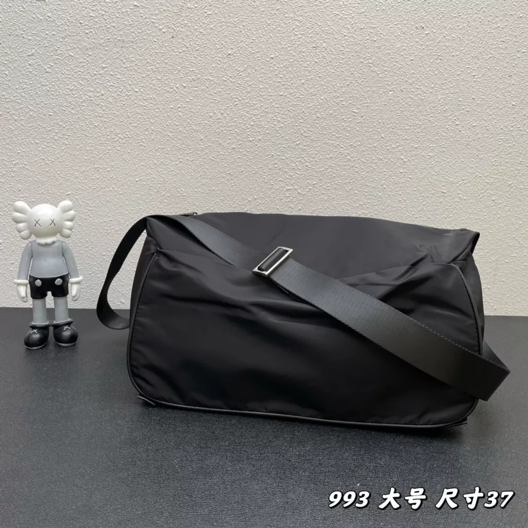 Fashionable 8320 Prada AAA Man Messenger Bags