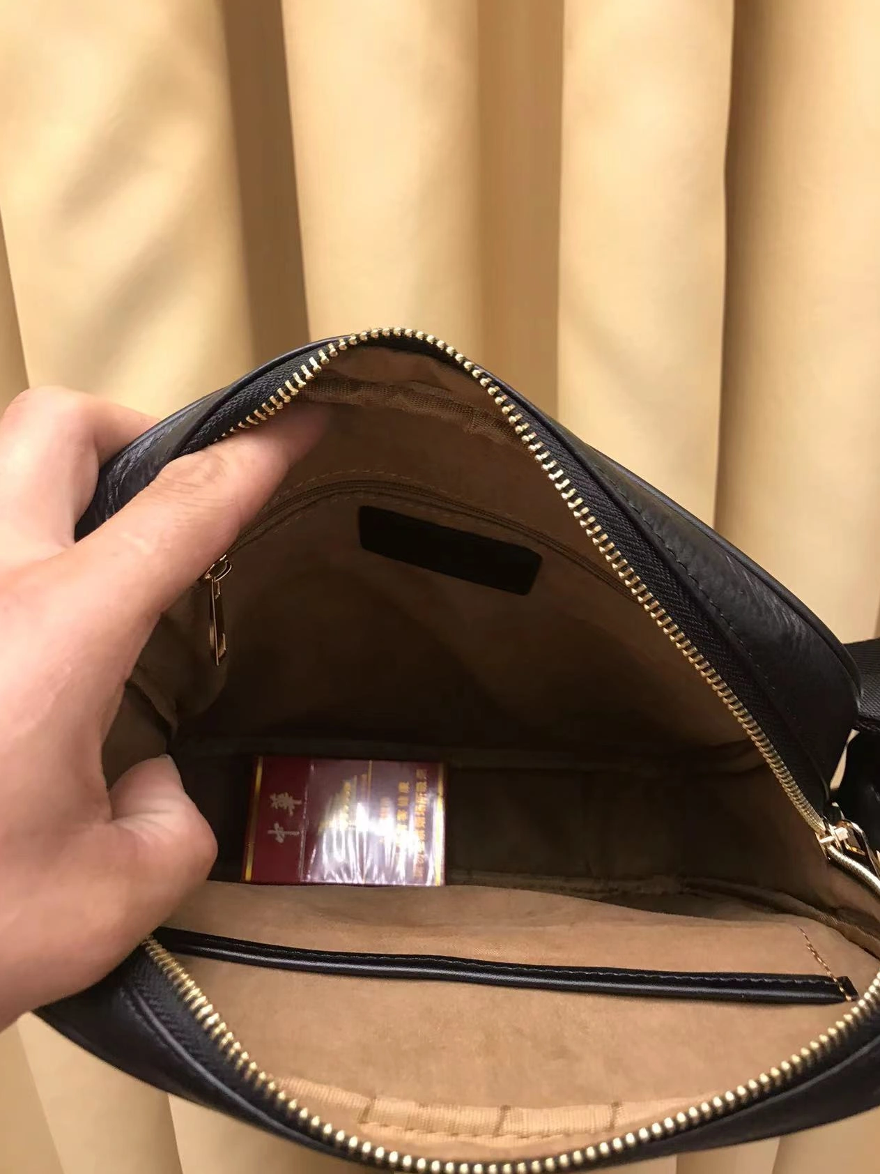 Fashionable 8456 Prada AAA Man Messenger Bags