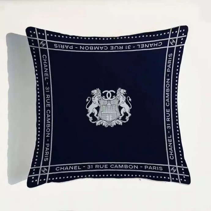 Fashionable 8492 Chanel Cushion