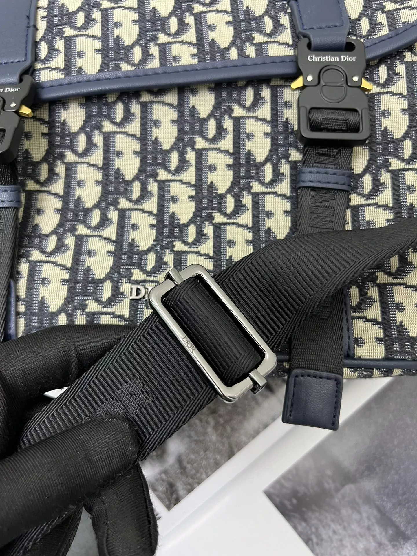 Fashionable 8552 Christian Dior AAA Man Messenger Bags