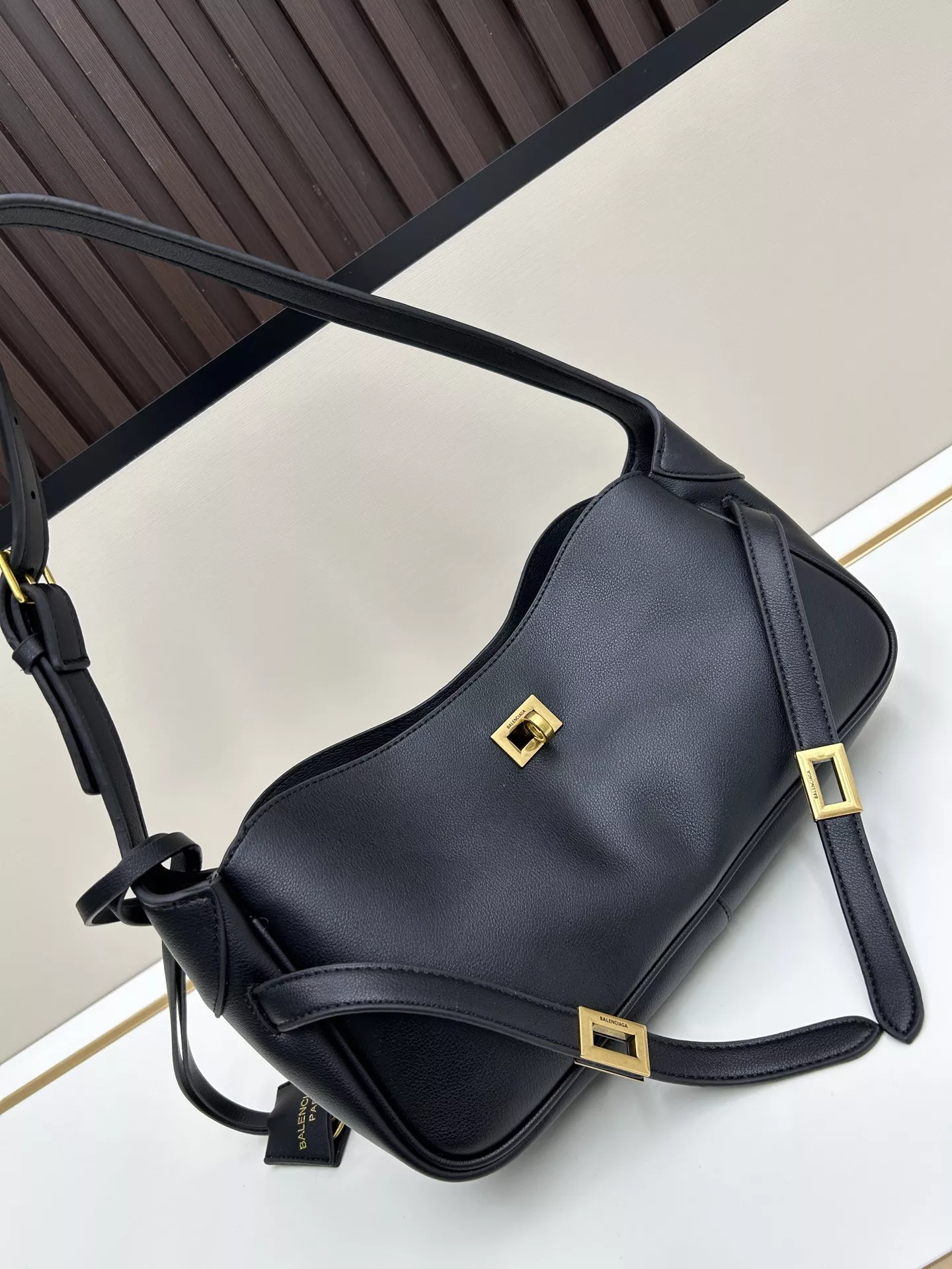 Fashionable 8556 Balenciaga AAA Quality Shoulder Bags For Women