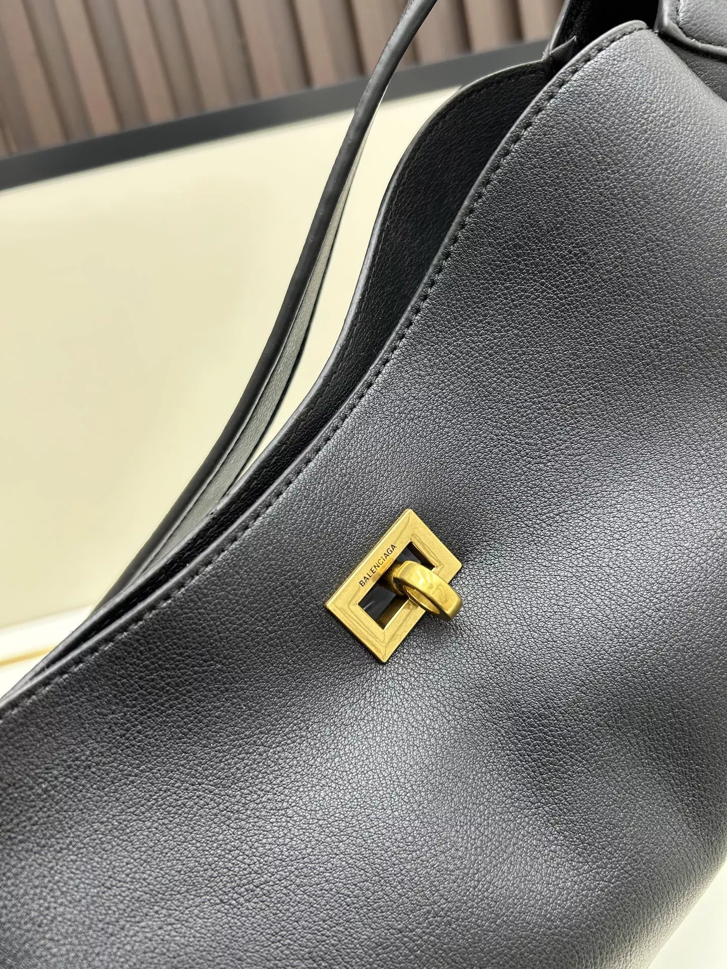 Fashionable 8556 Balenciaga AAA Quality Shoulder Bags For Women