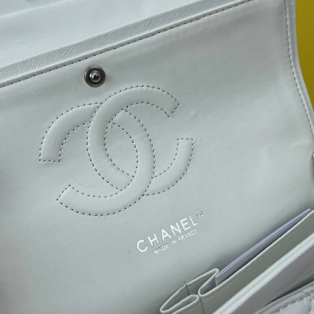 Fashionable 8568 Chanel AAA Quality Shoulder Bags For Women