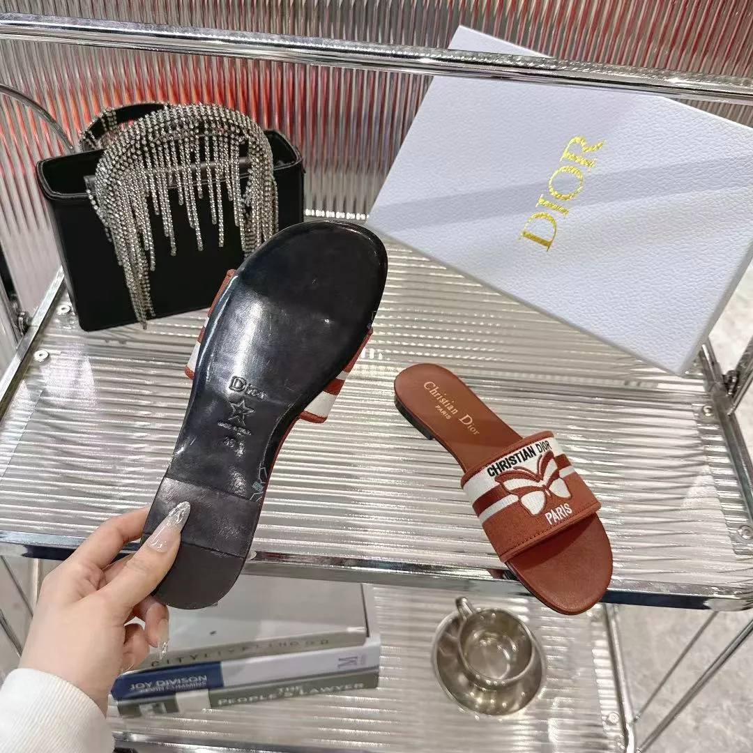 Fashionable 8883 Christian Dior Slippers For Women