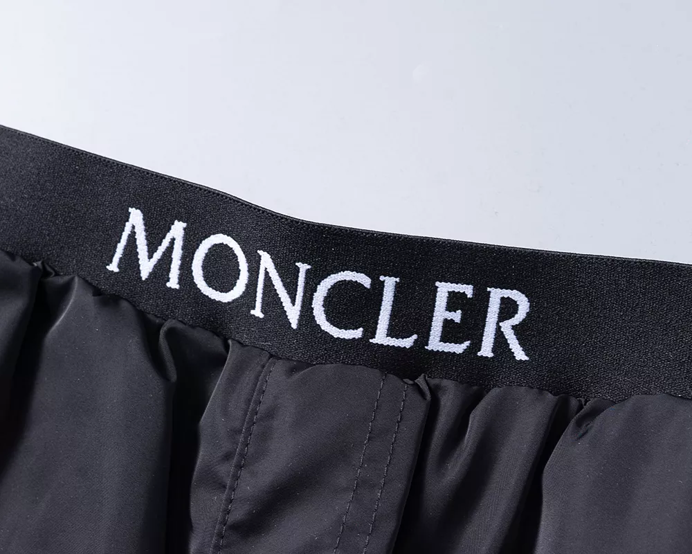 Fashionable 8932 Moncler Pants For Men