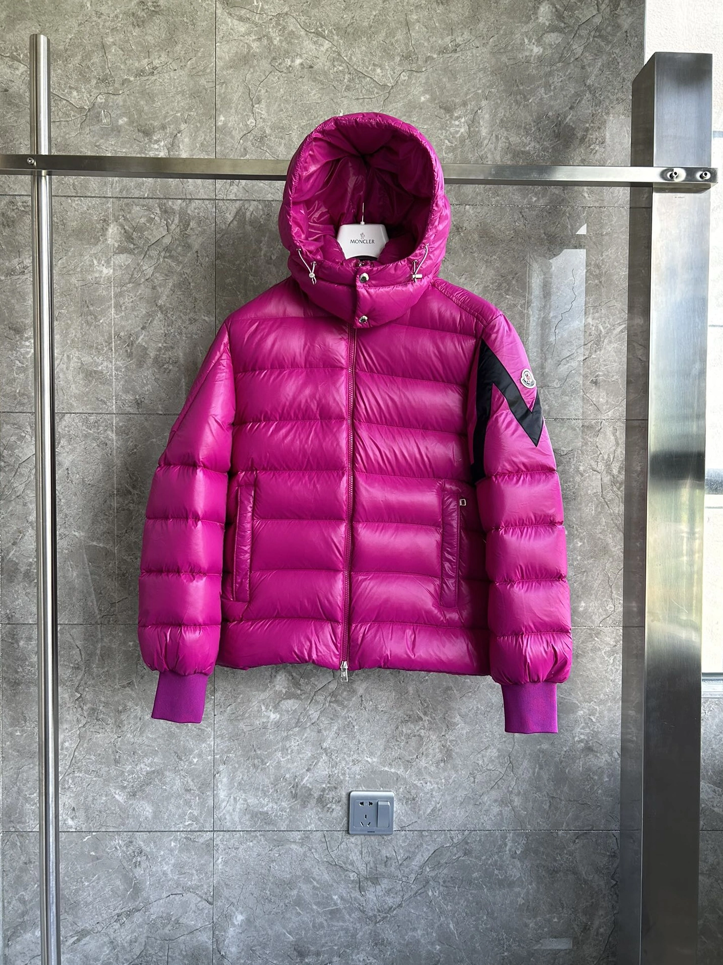 Fashionable 895 Moncler Down Feather Coat Long Sleeved For Men