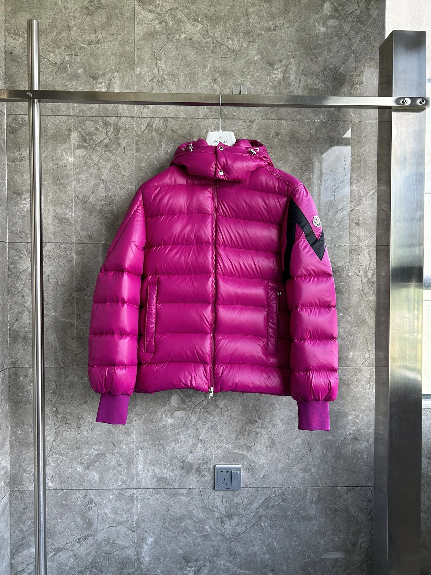 Fashionable 895 Moncler Down Feather Coat Long Sleeved For Men