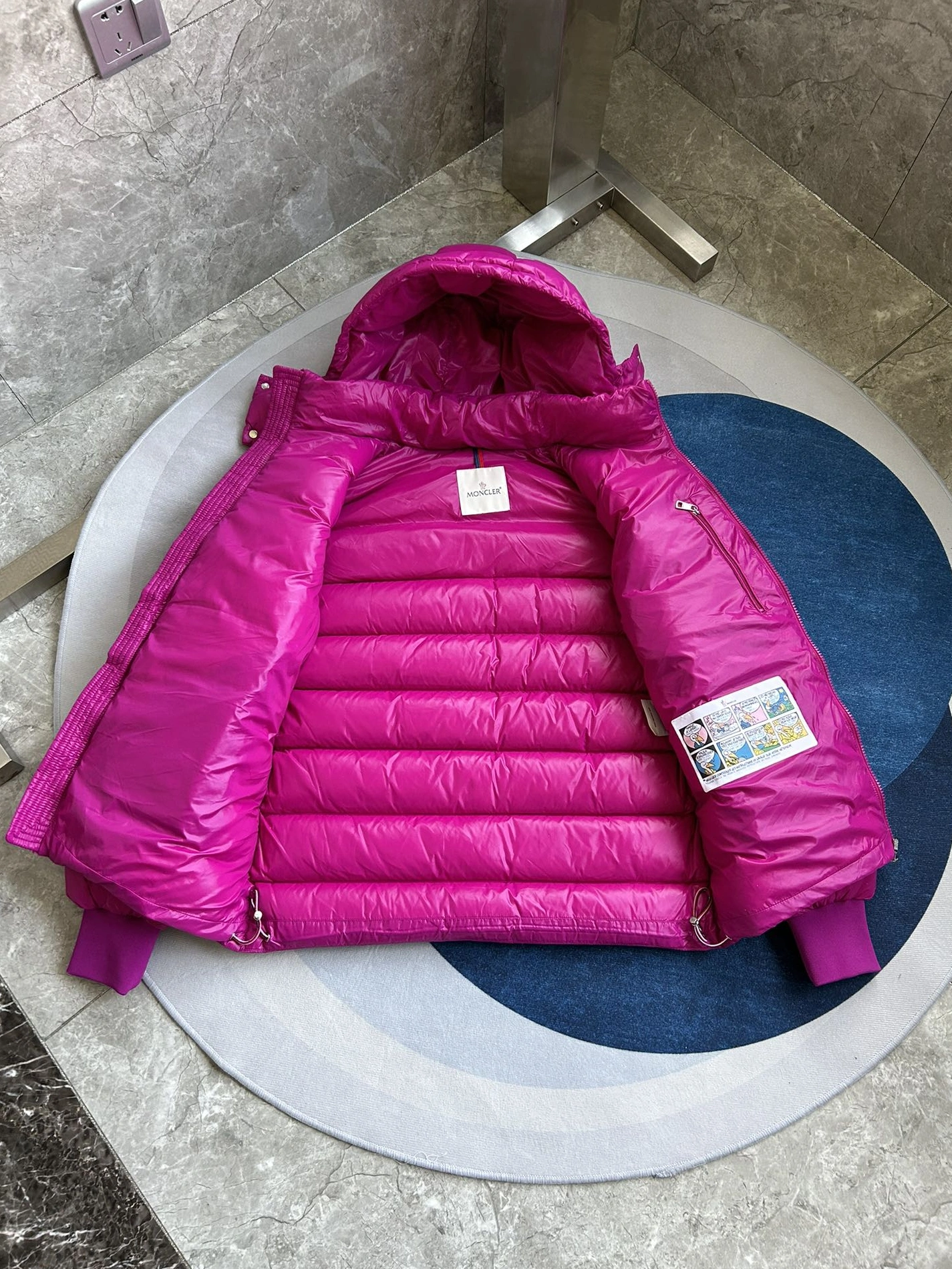 Fashionable 895 Moncler Down Feather Coat Long Sleeved For Men