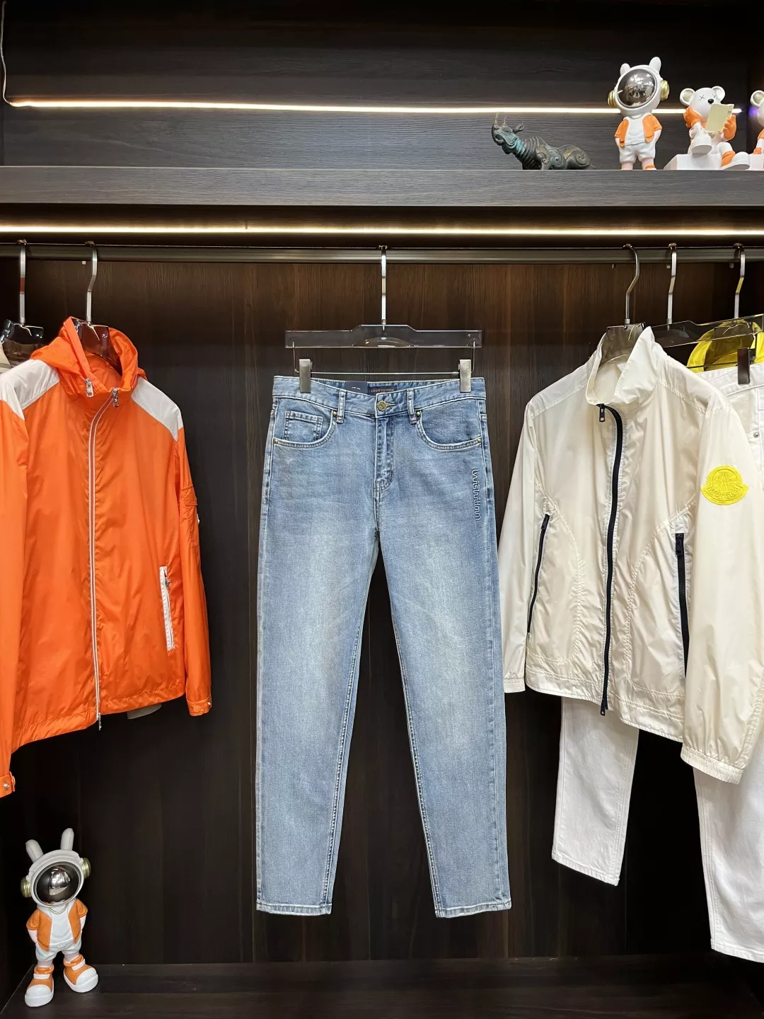 Fashionable 8955 Louis Vuitton LV Jeans For Men