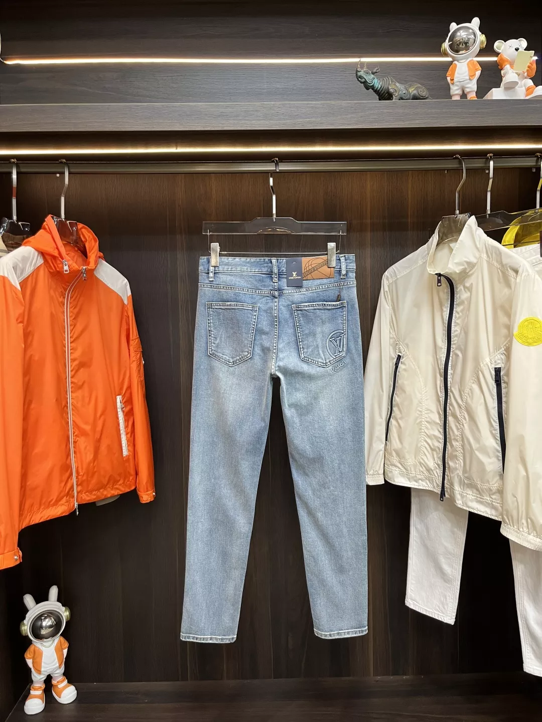 Fashionable 8955 Louis Vuitton LV Jeans For Men
