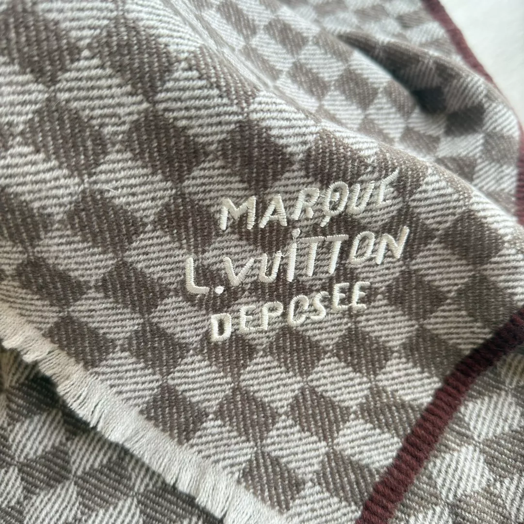 Fashionable 9045 Louis Vuitton Scarf For Unisex