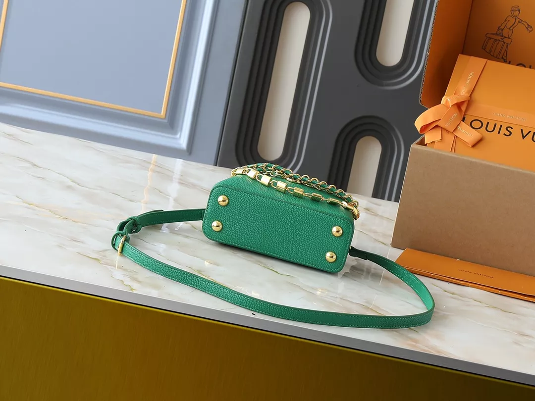 Fashionable 907 Louis Vuitton AAA Quality Messenger Bags For Women