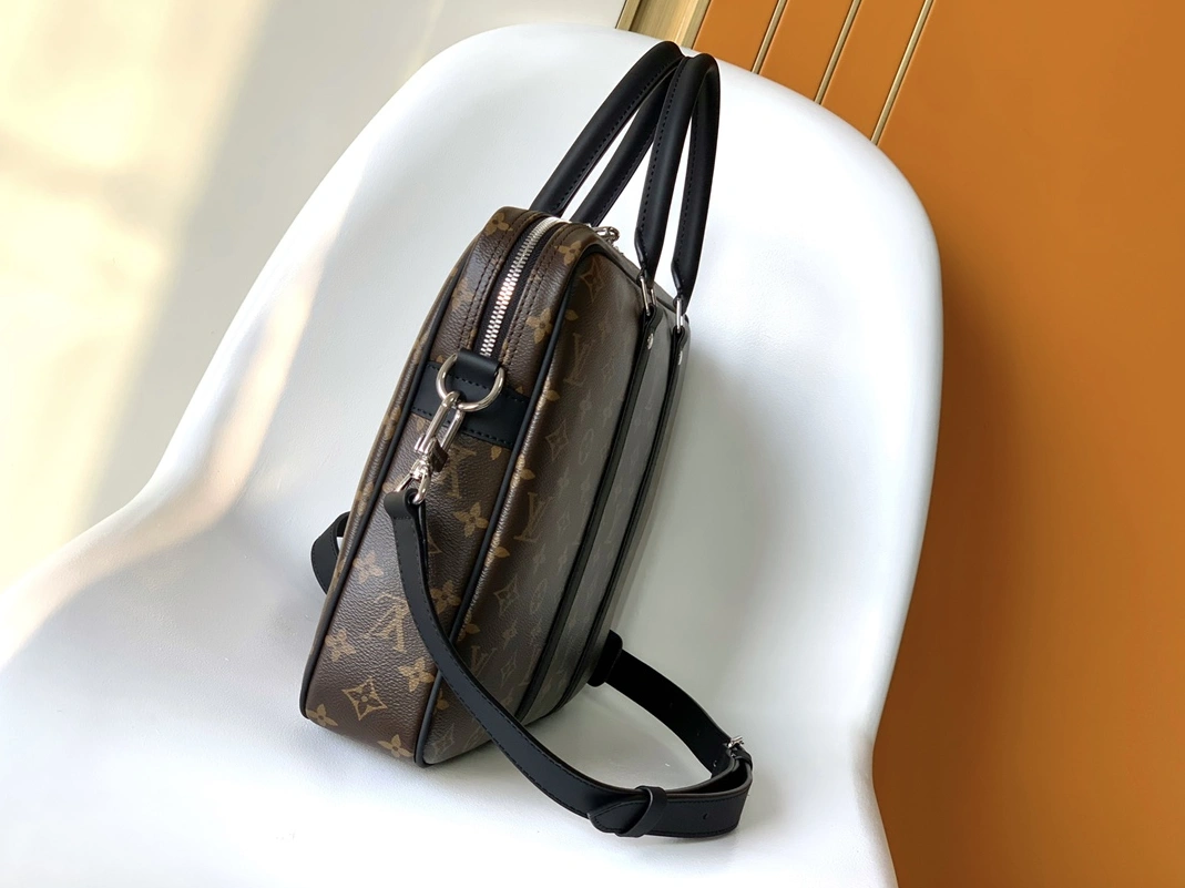 Fashionable 9621 Louis Vuitton AAA Man Handbags