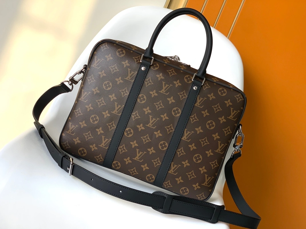 Fashionable 9621 Louis Vuitton AAA Man Handbags