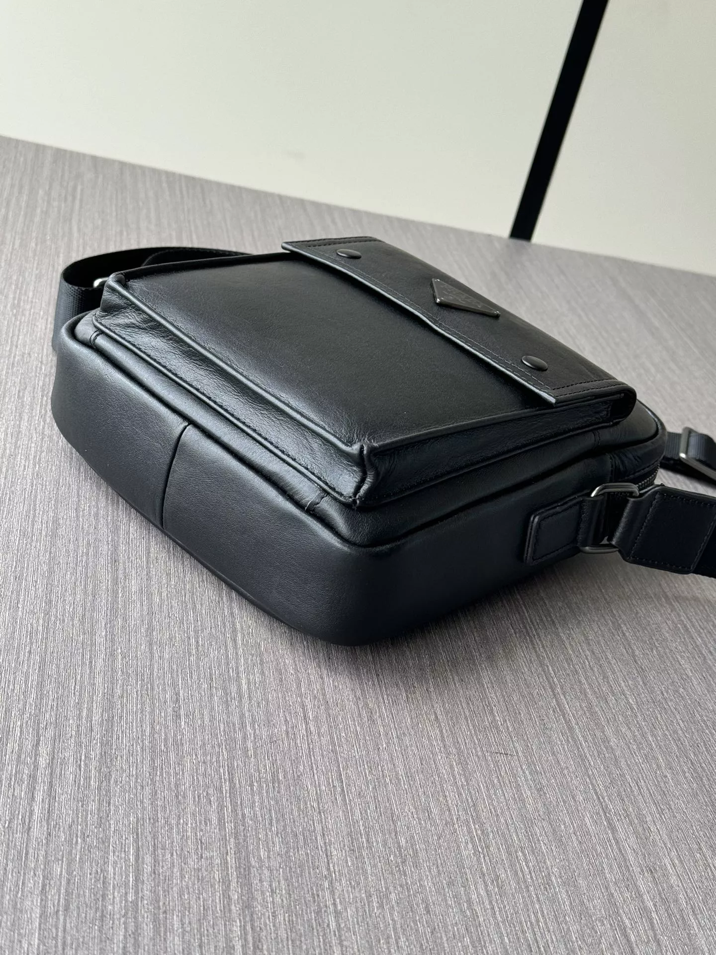 Fashionable 9721 Prada AAA Man Messenger Bags