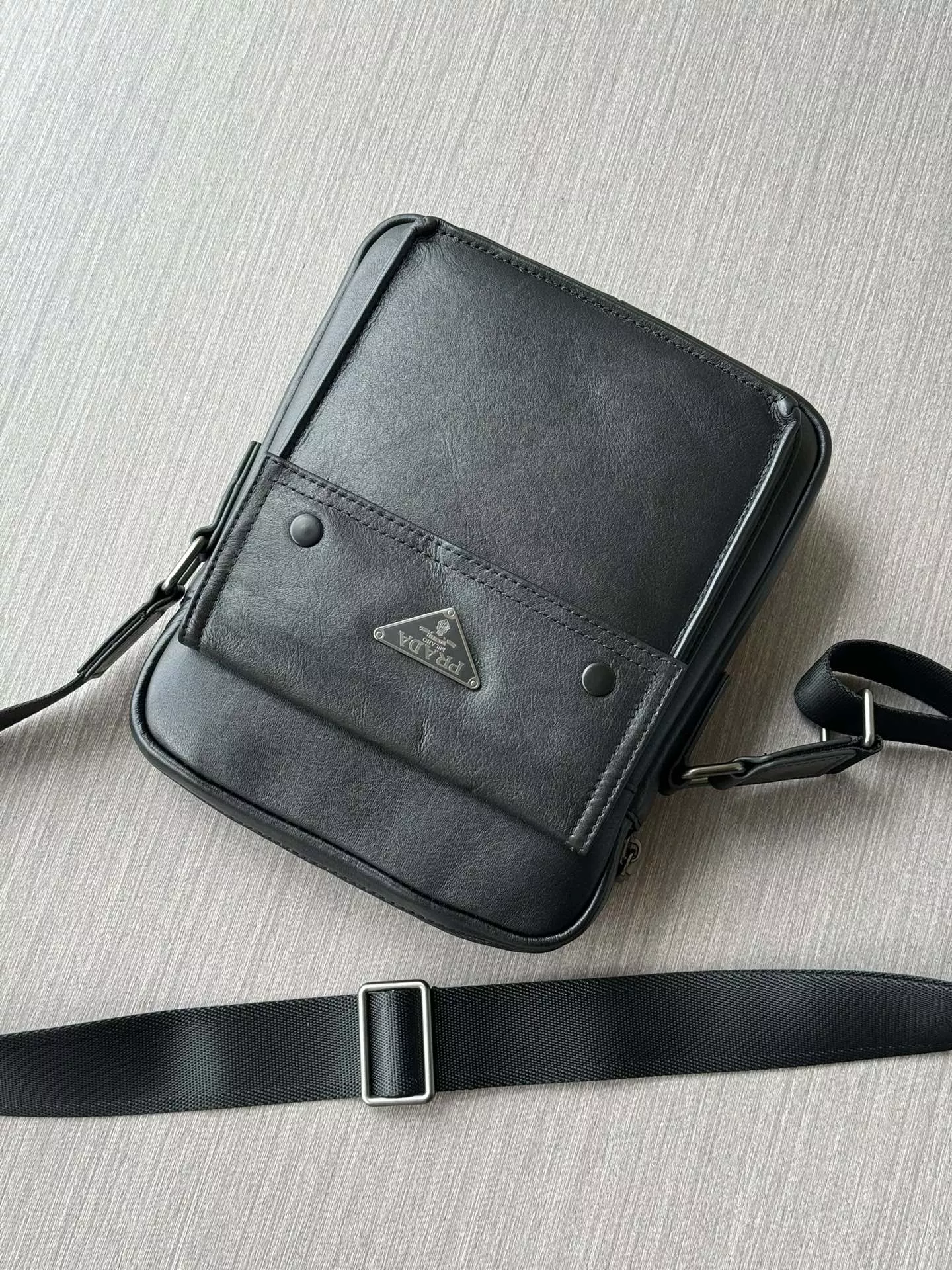 Fashionable 9721 Prada AAA Man Messenger Bags