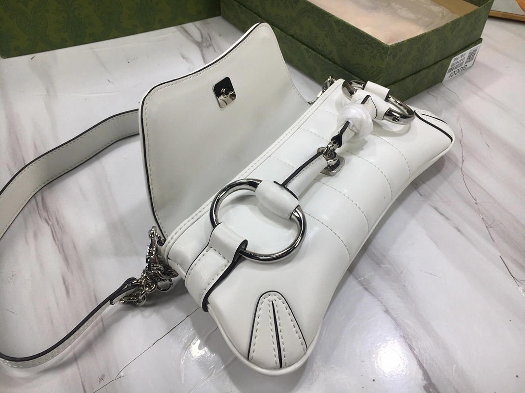 Fashionable 9762 Gucci AAA Quality Messenger Bags For Women