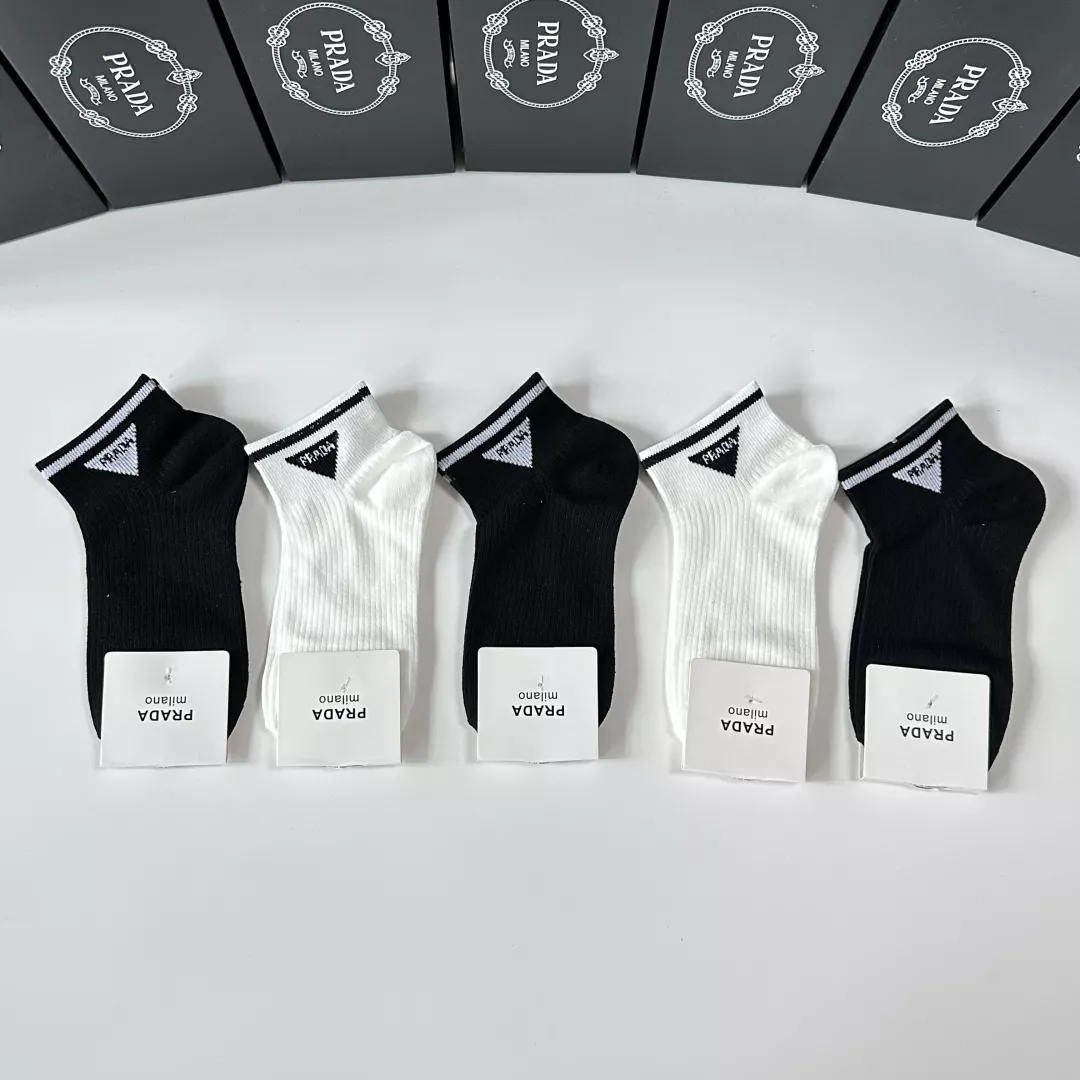 Fashionable 9914 Prada Socks