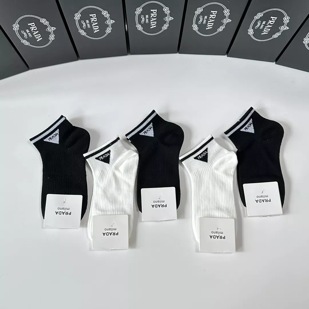 Fashionable 9914 Prada Socks