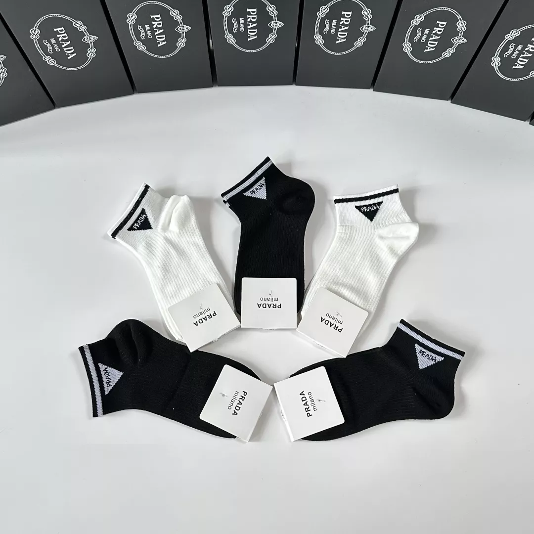 Fashionable 9914 Prada Socks