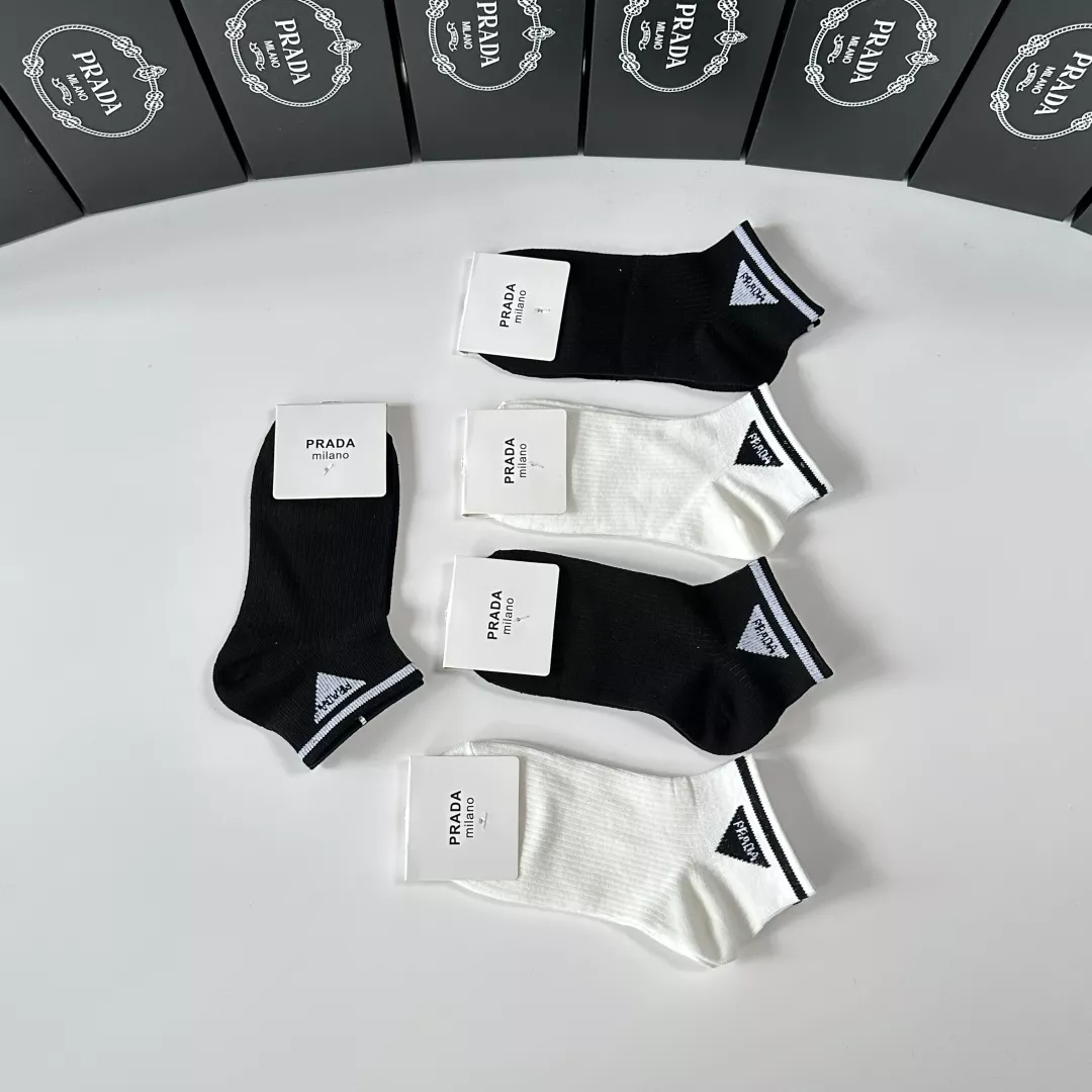 Fashionable 9914 Prada Socks